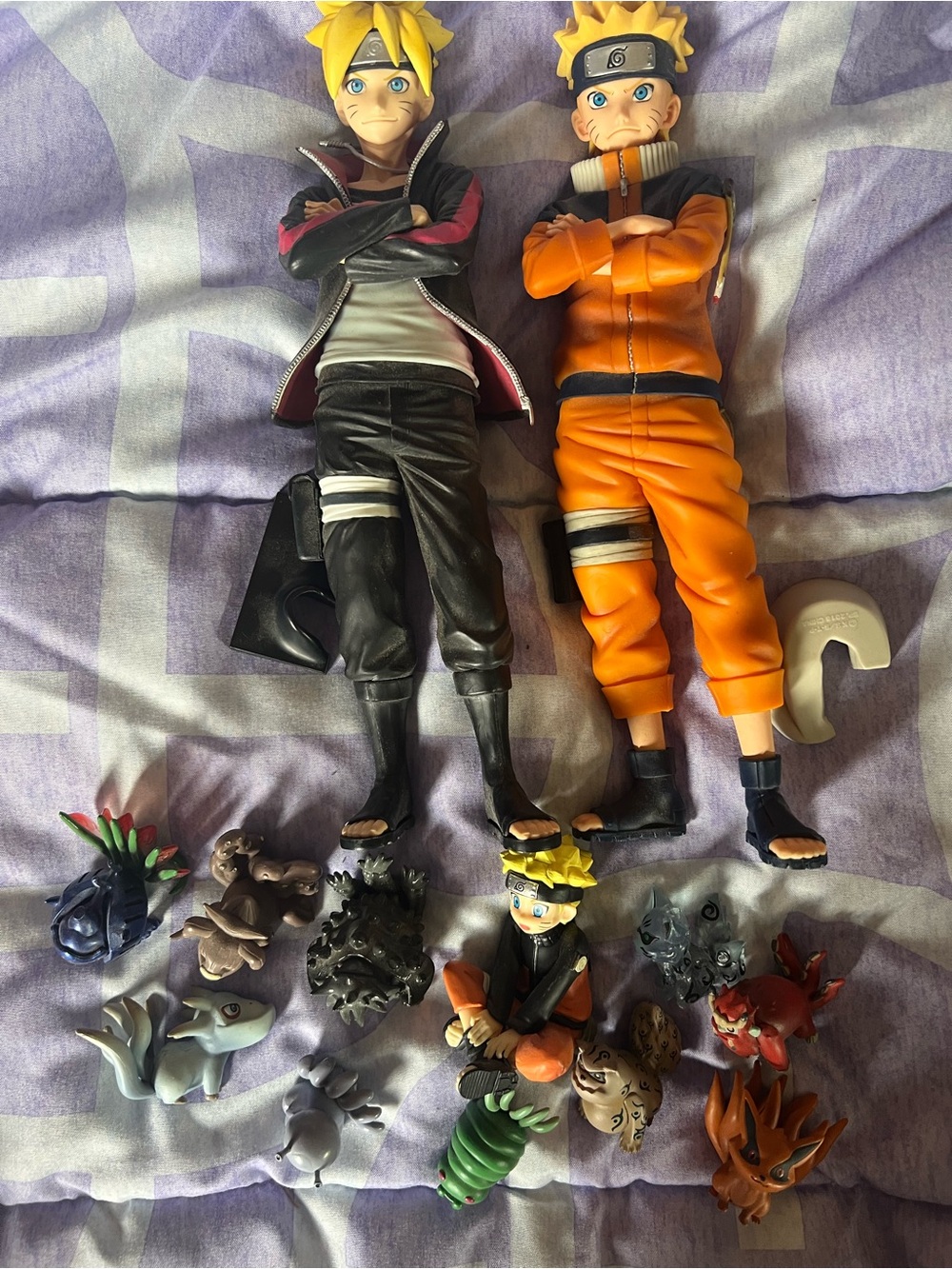 Lot of Naruto figures